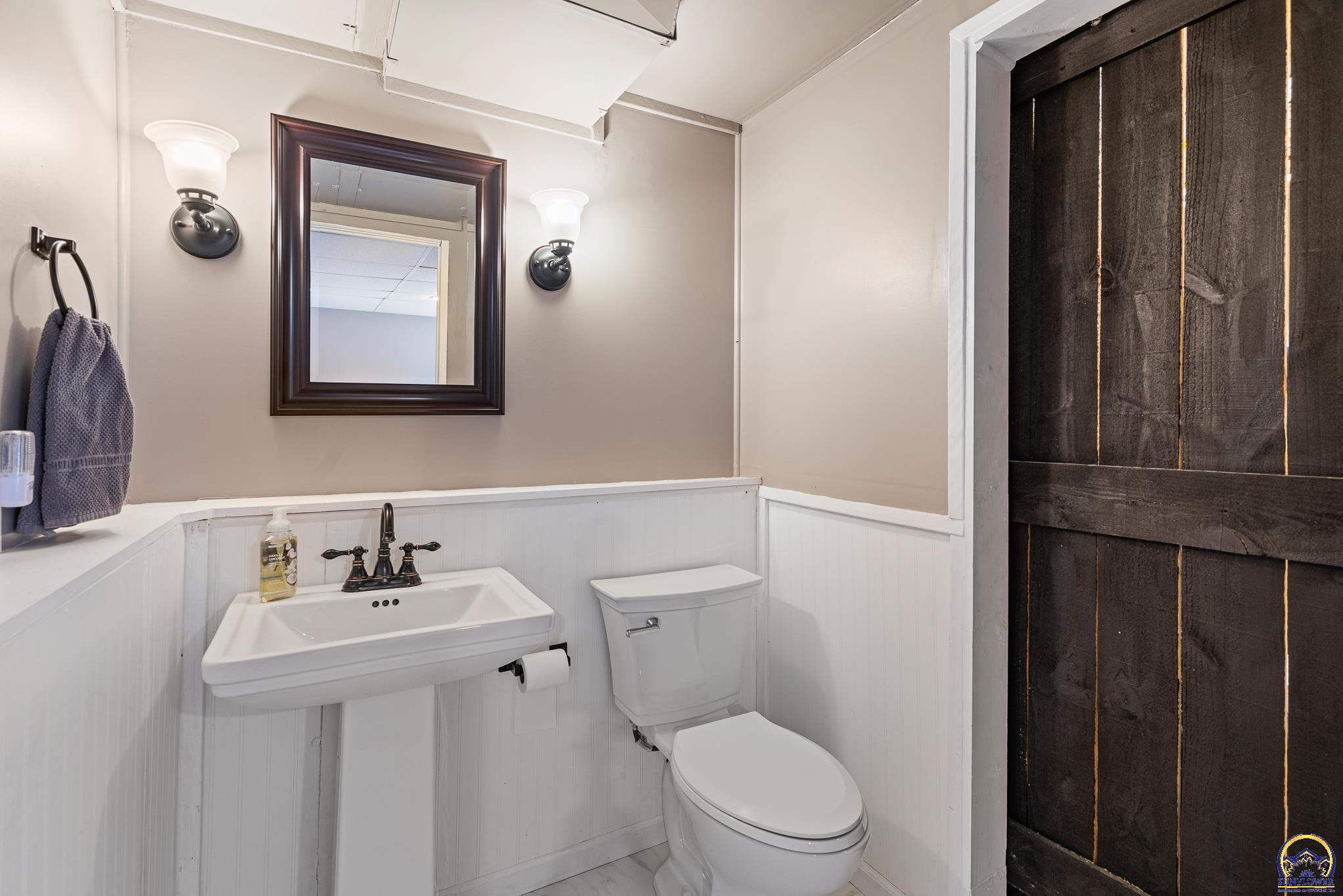 2712 SW Sherwood Park DR