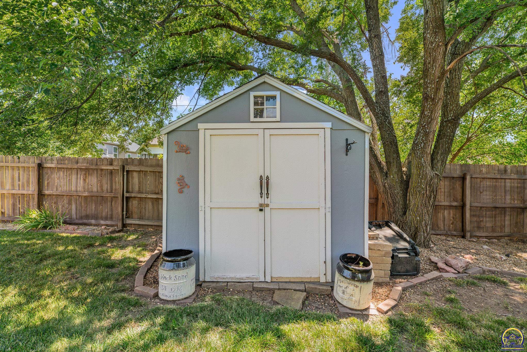 2712 SW Sherwood Park DR