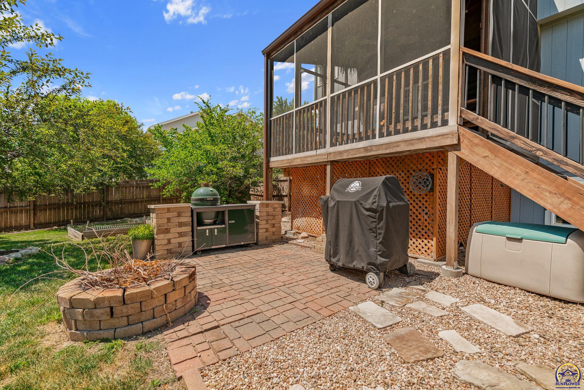 2712 SW Sherwood Park DR