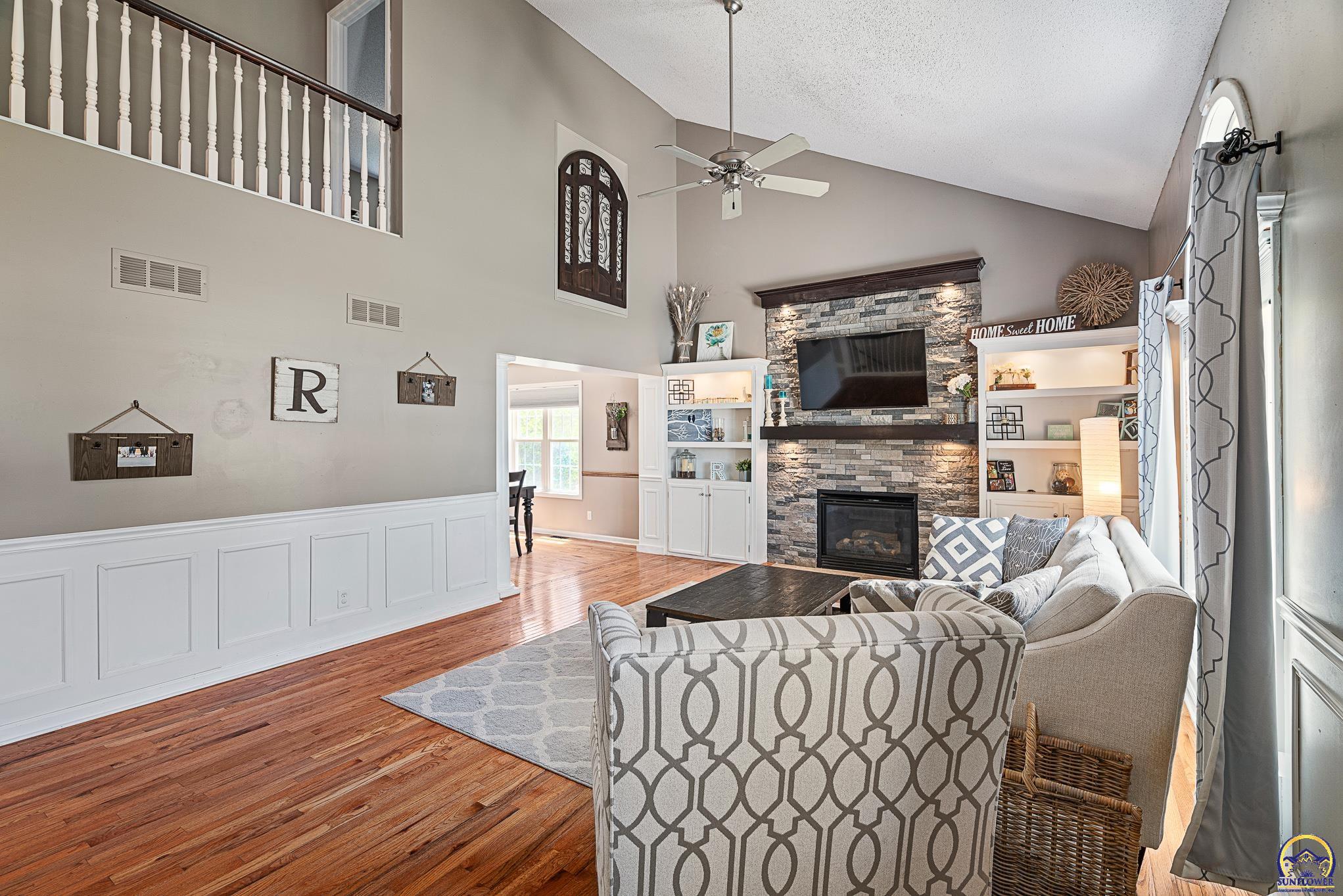 2712 SW Sherwood Park DR