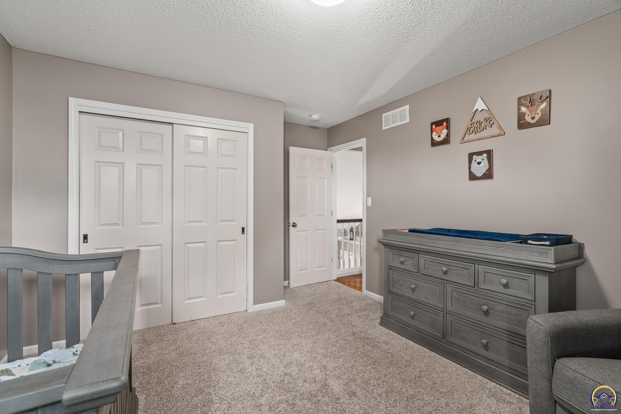 2712 SW Sherwood Park DR