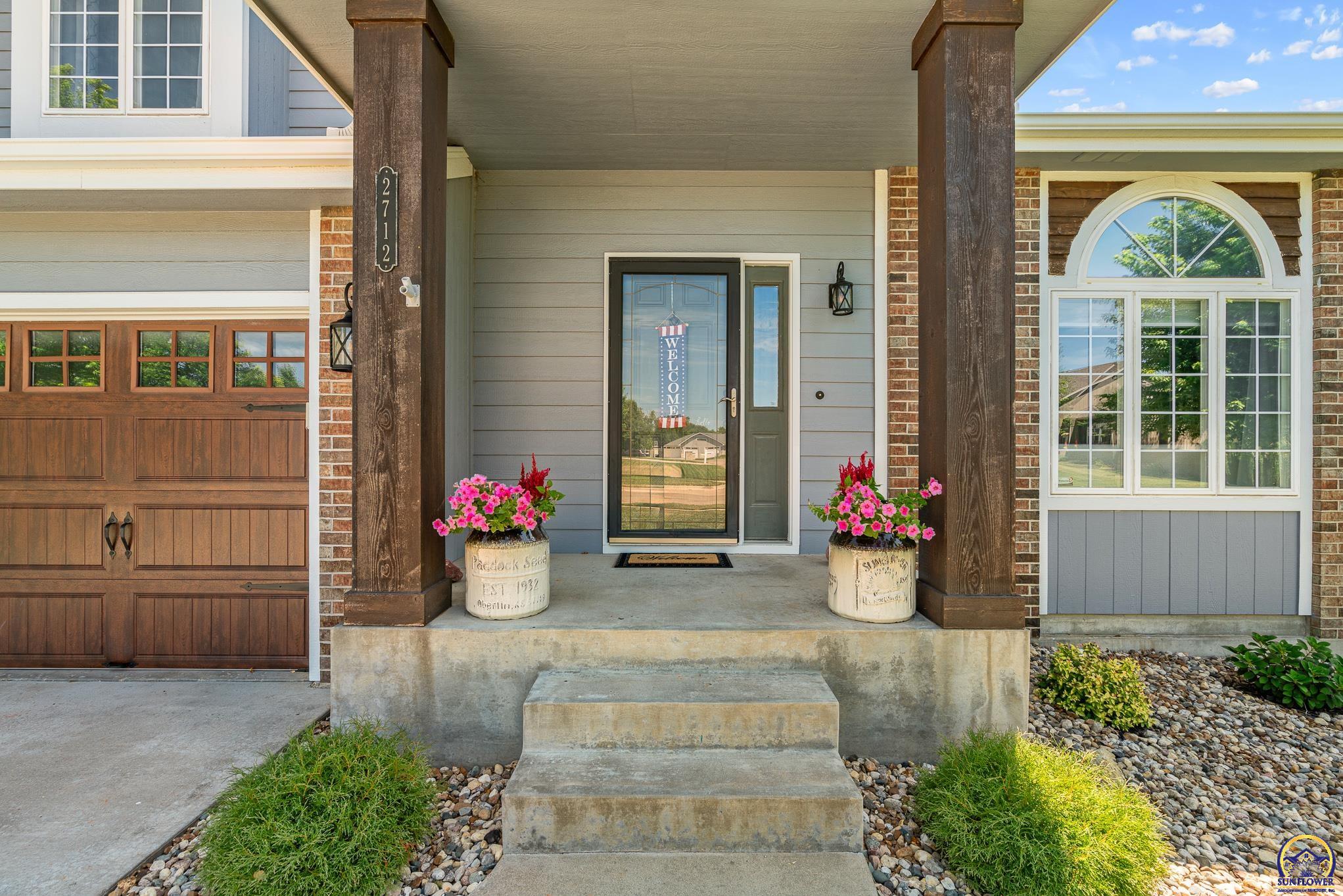 2712 SW Sherwood Park DR