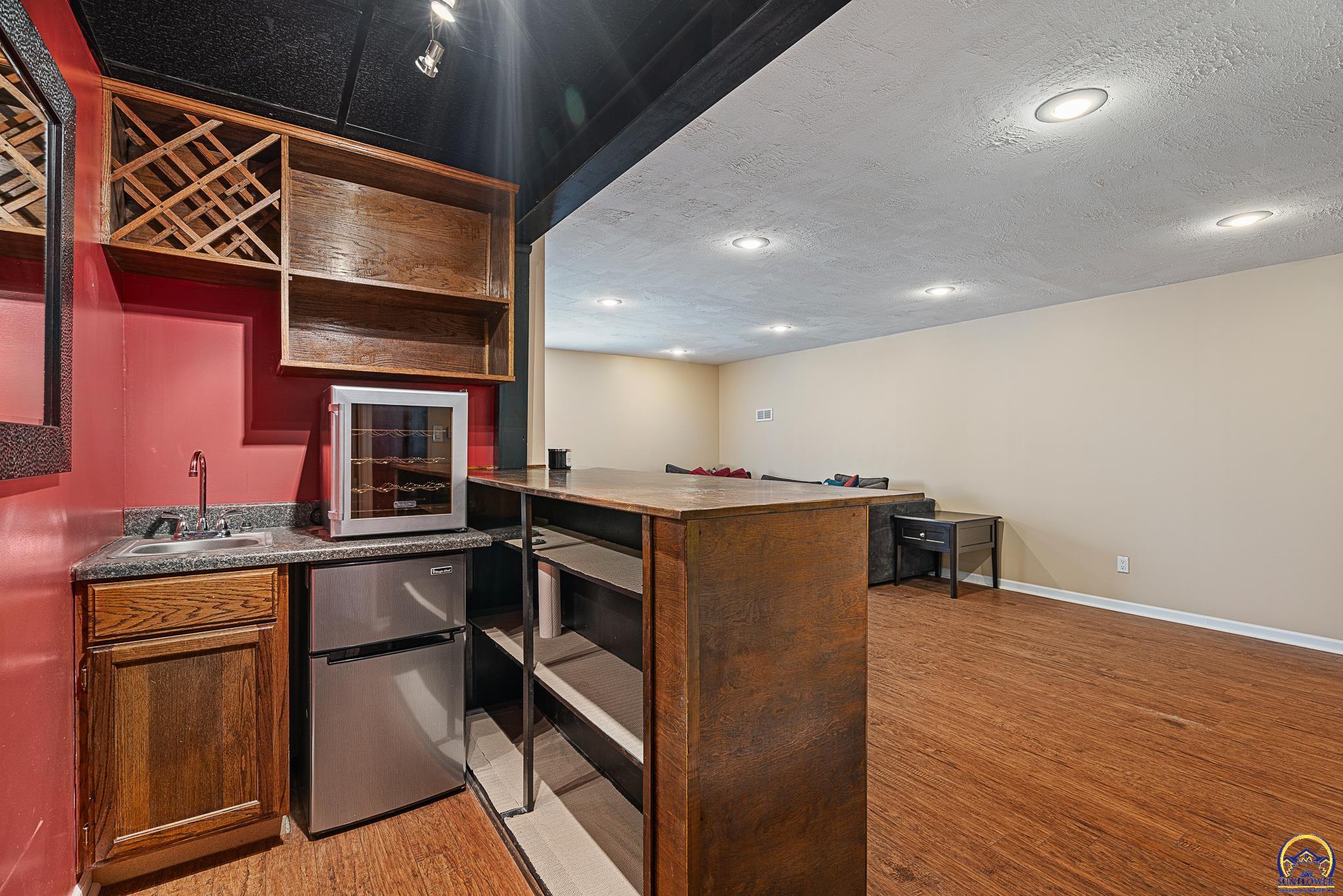 2712 SW Sherwood Park DR