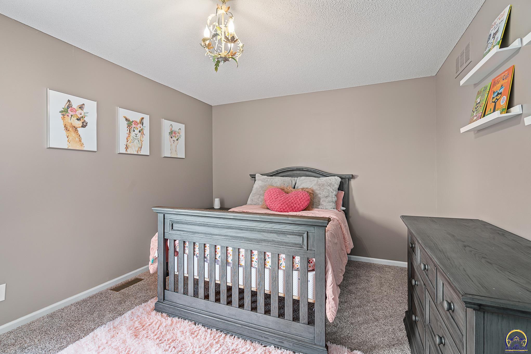 2712 SW Sherwood Park DR