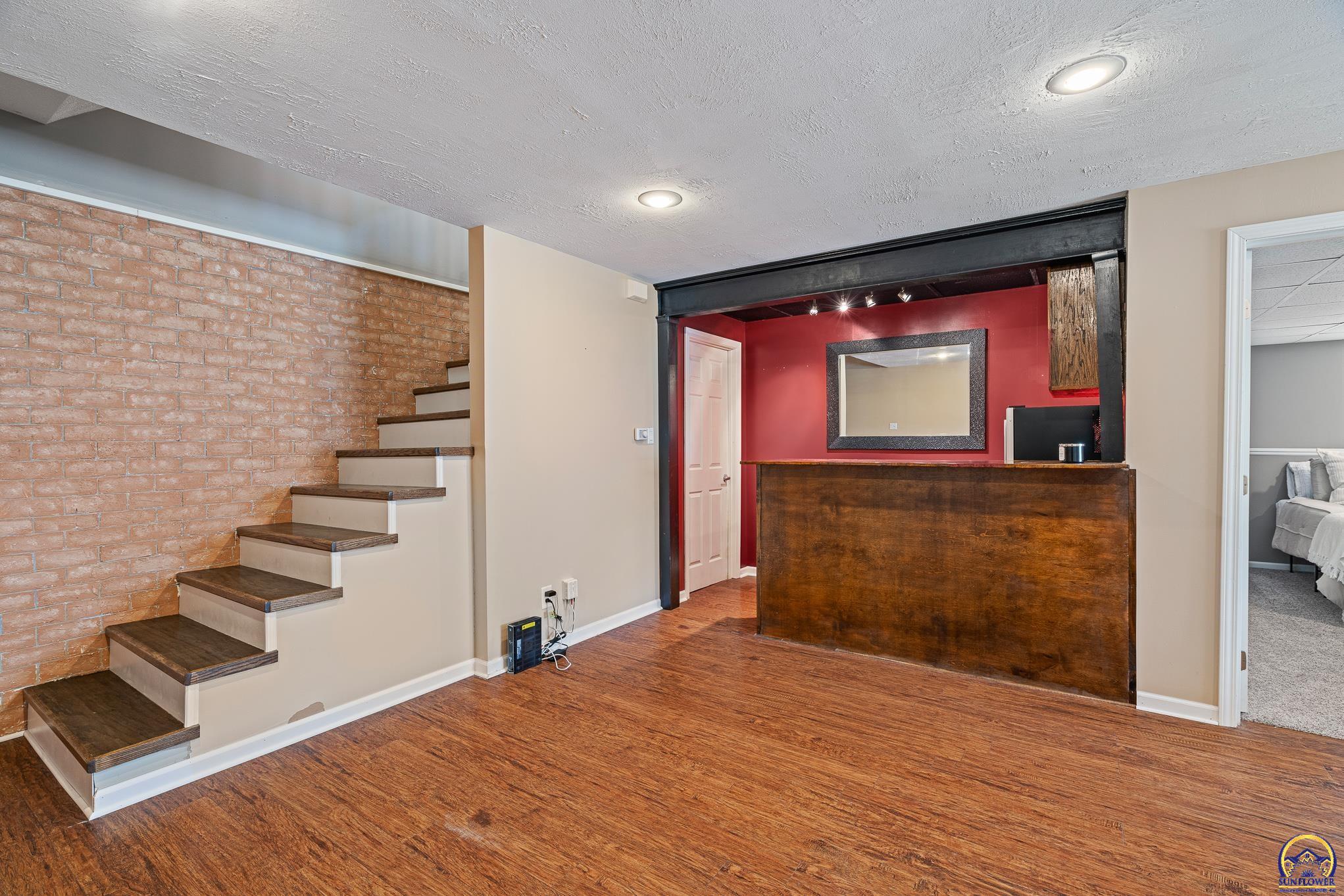 2712 SW Sherwood Park DR