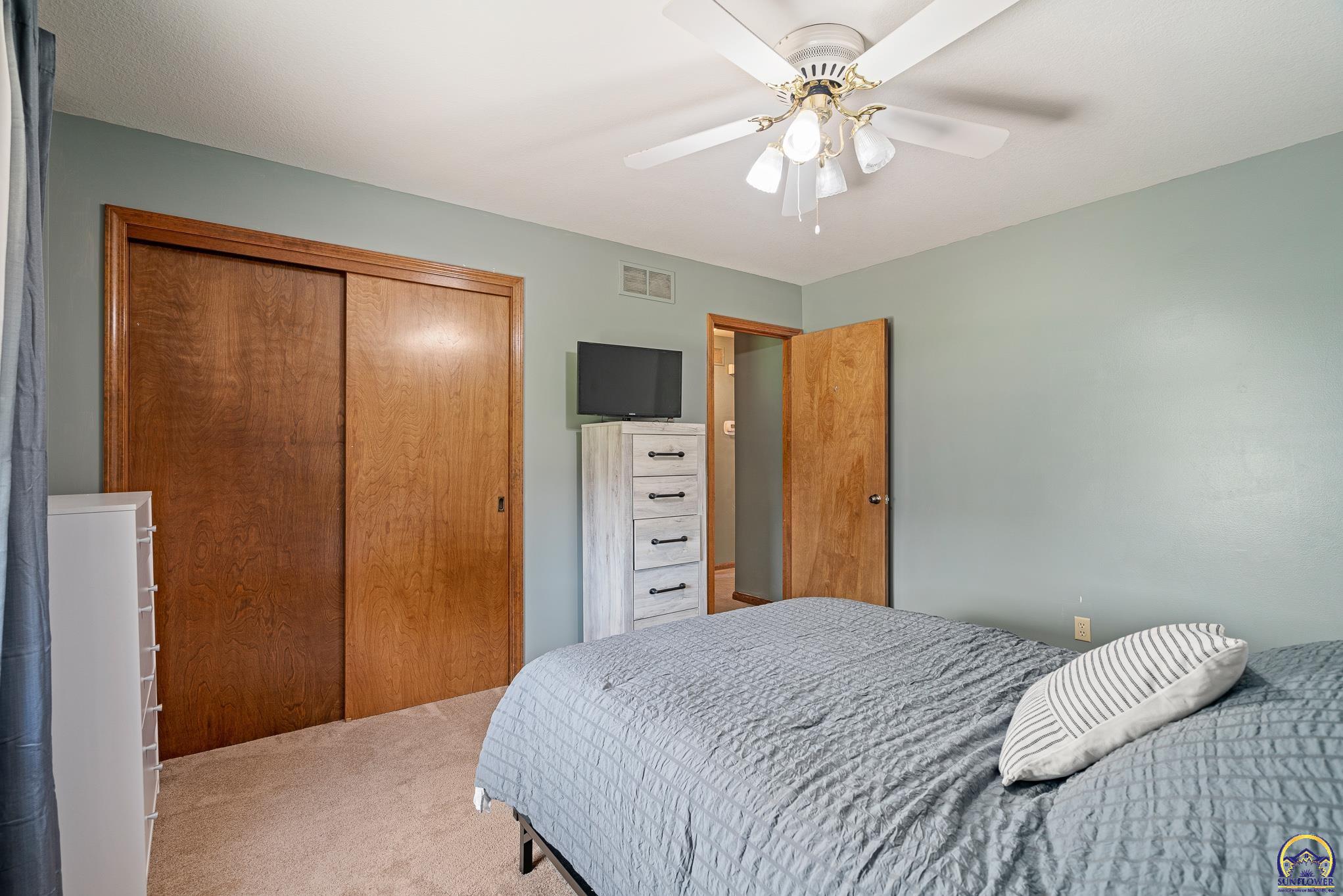 4331 SE Wisconsin AVE