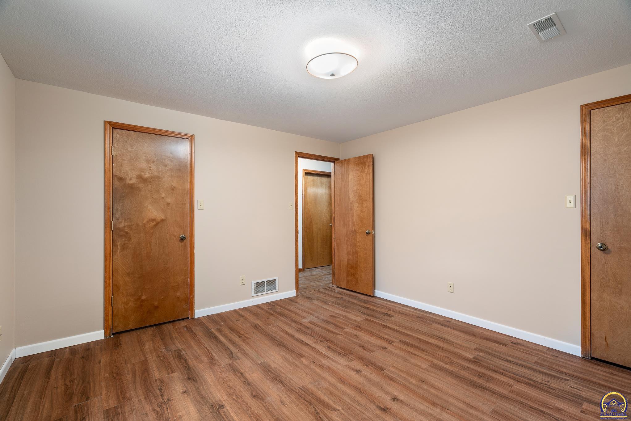 4331 SE Wisconsin AVE