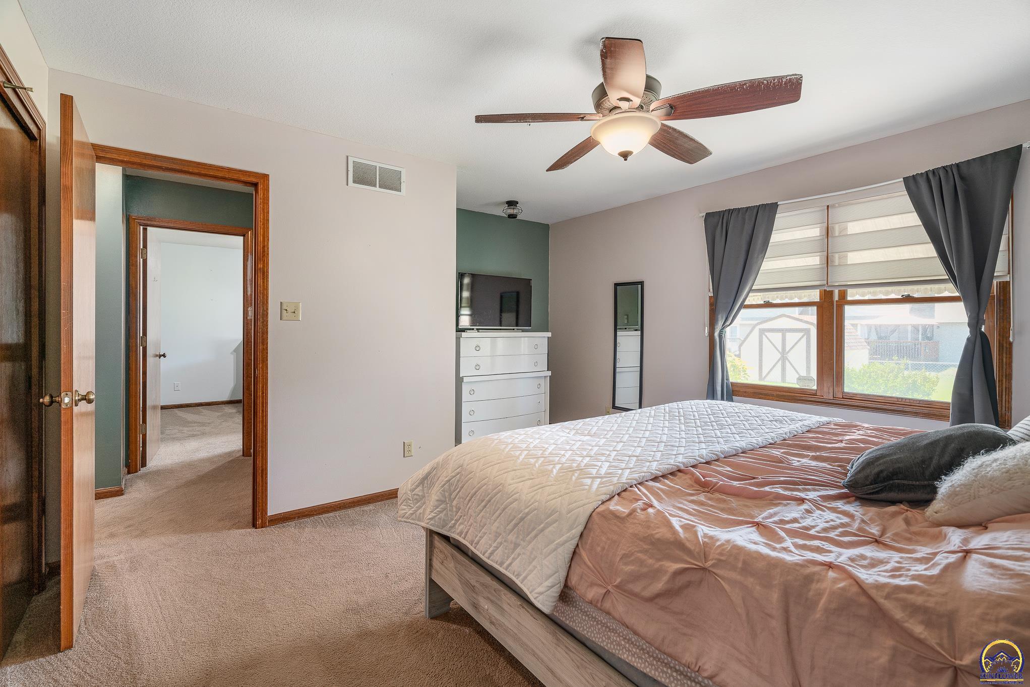 4331 SE Wisconsin AVE