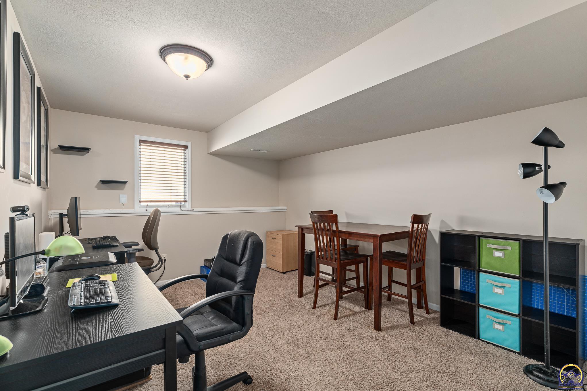 905 SW Woodbridge CT