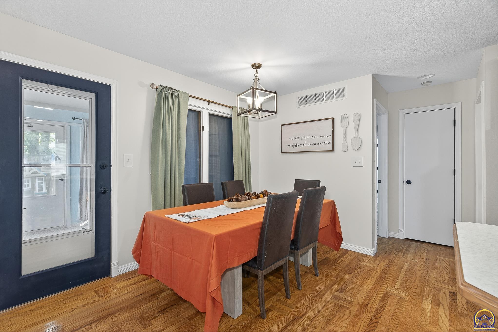 3724 SW Brook Lawn CIR