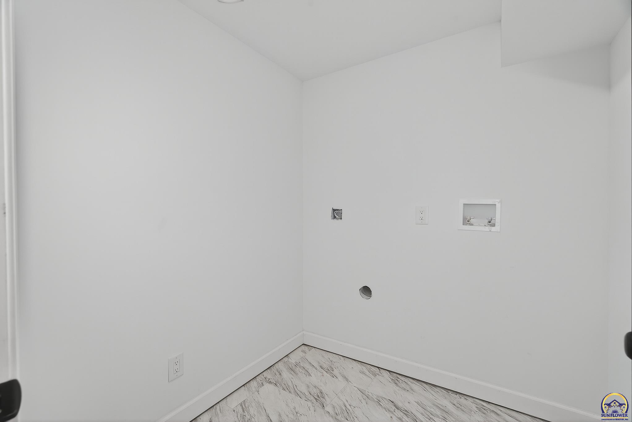 3724 SW Brook Lawn CIR