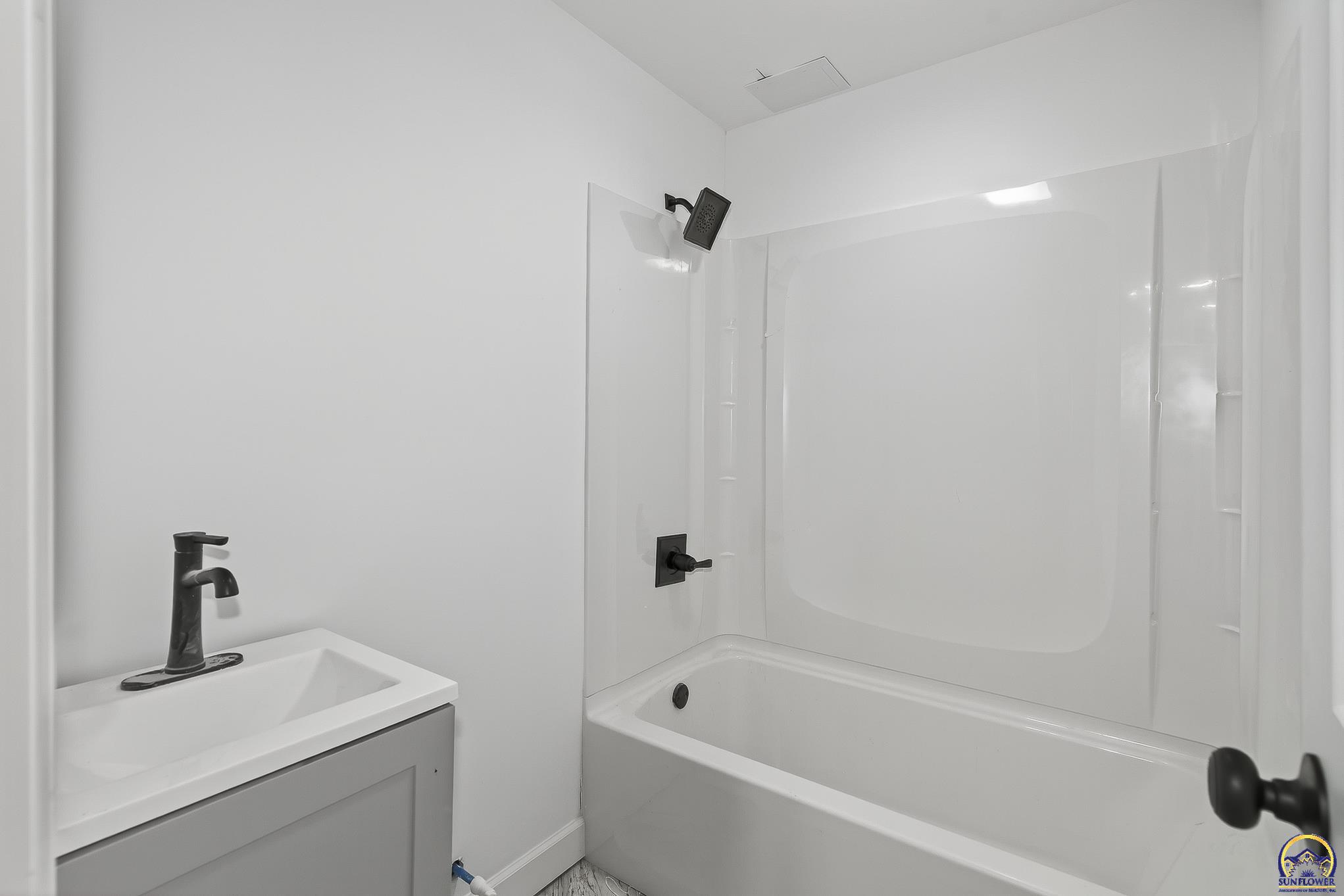 3724 SW Brook Lawn CIR