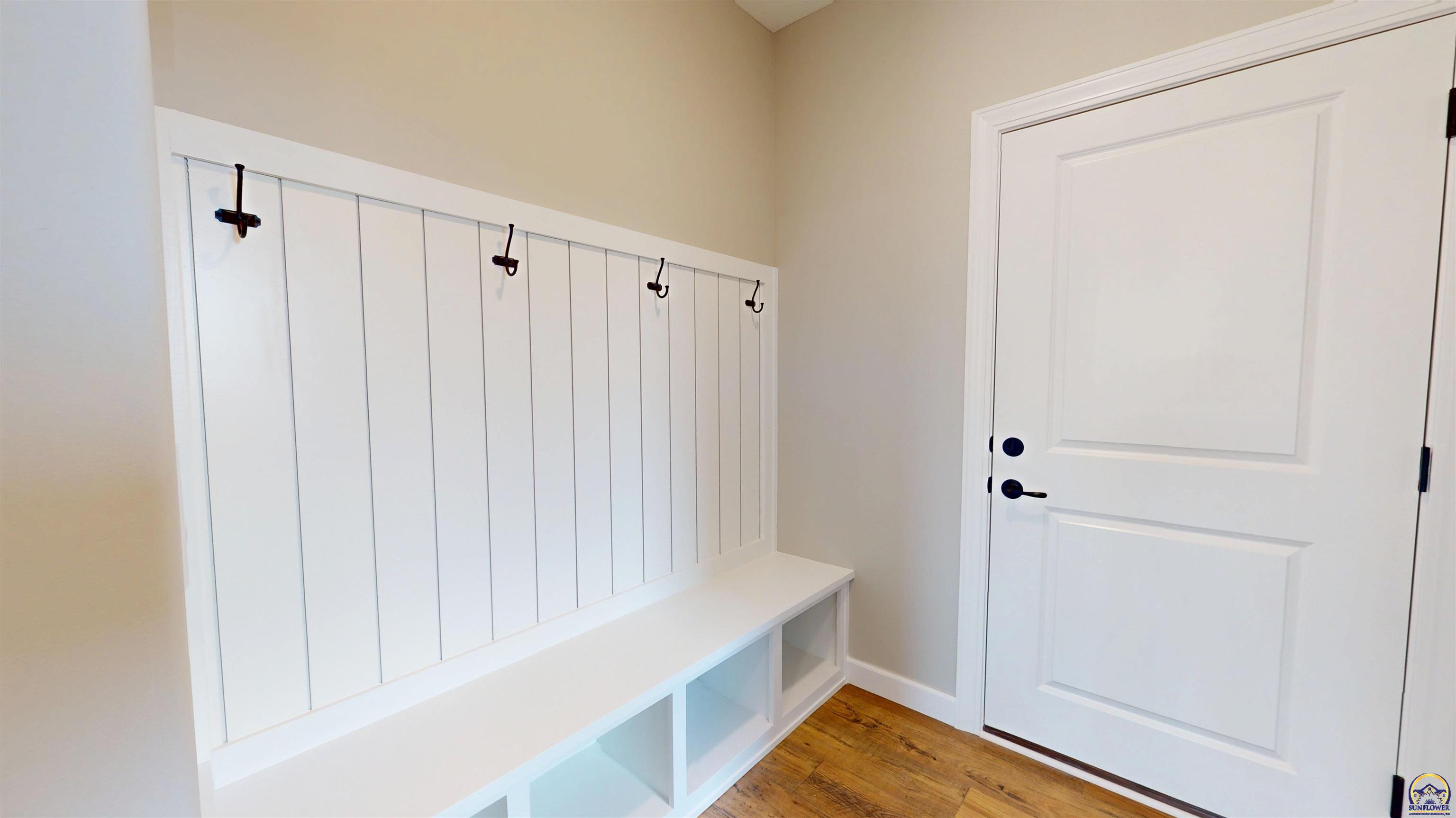 2628 SW Sherwood Park DR