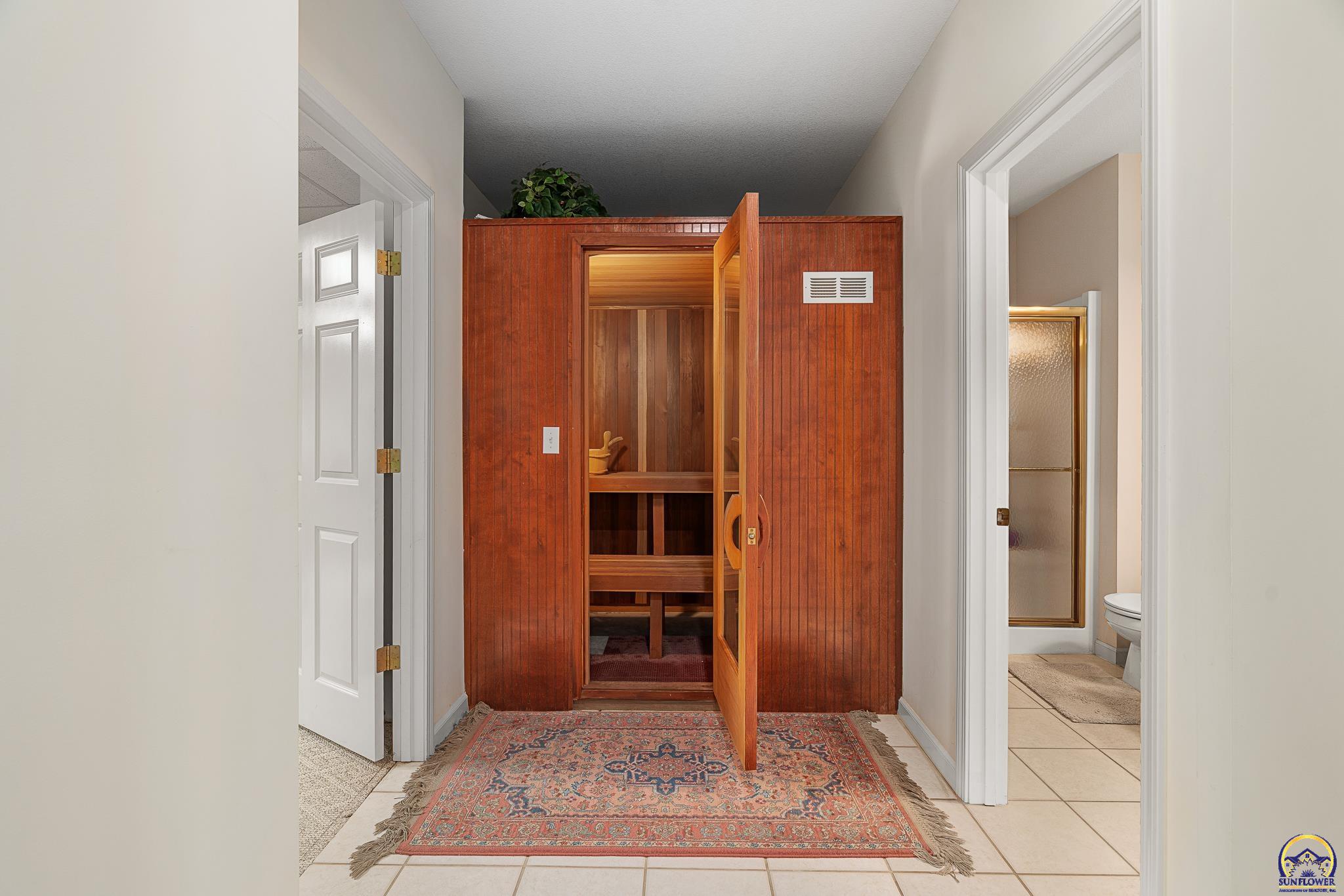 5319 SW 40th Ter