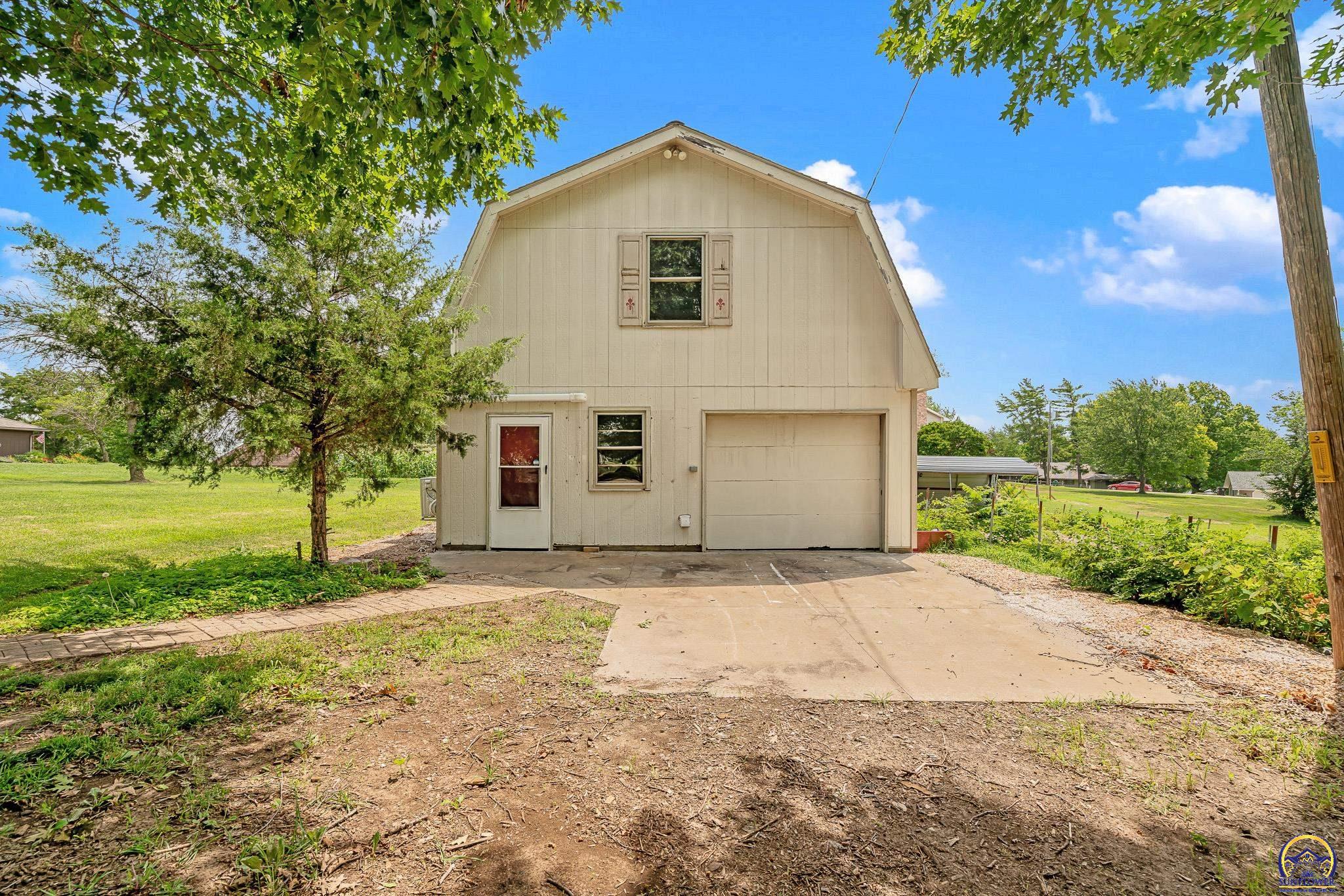 3434 SE Shawnee Heights RD