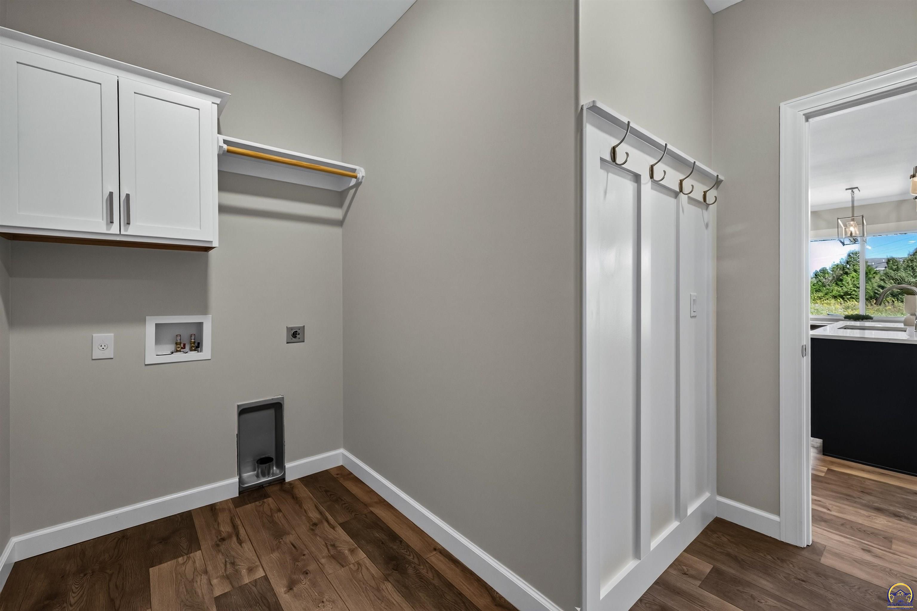 2616 SW Sherwood Park DR