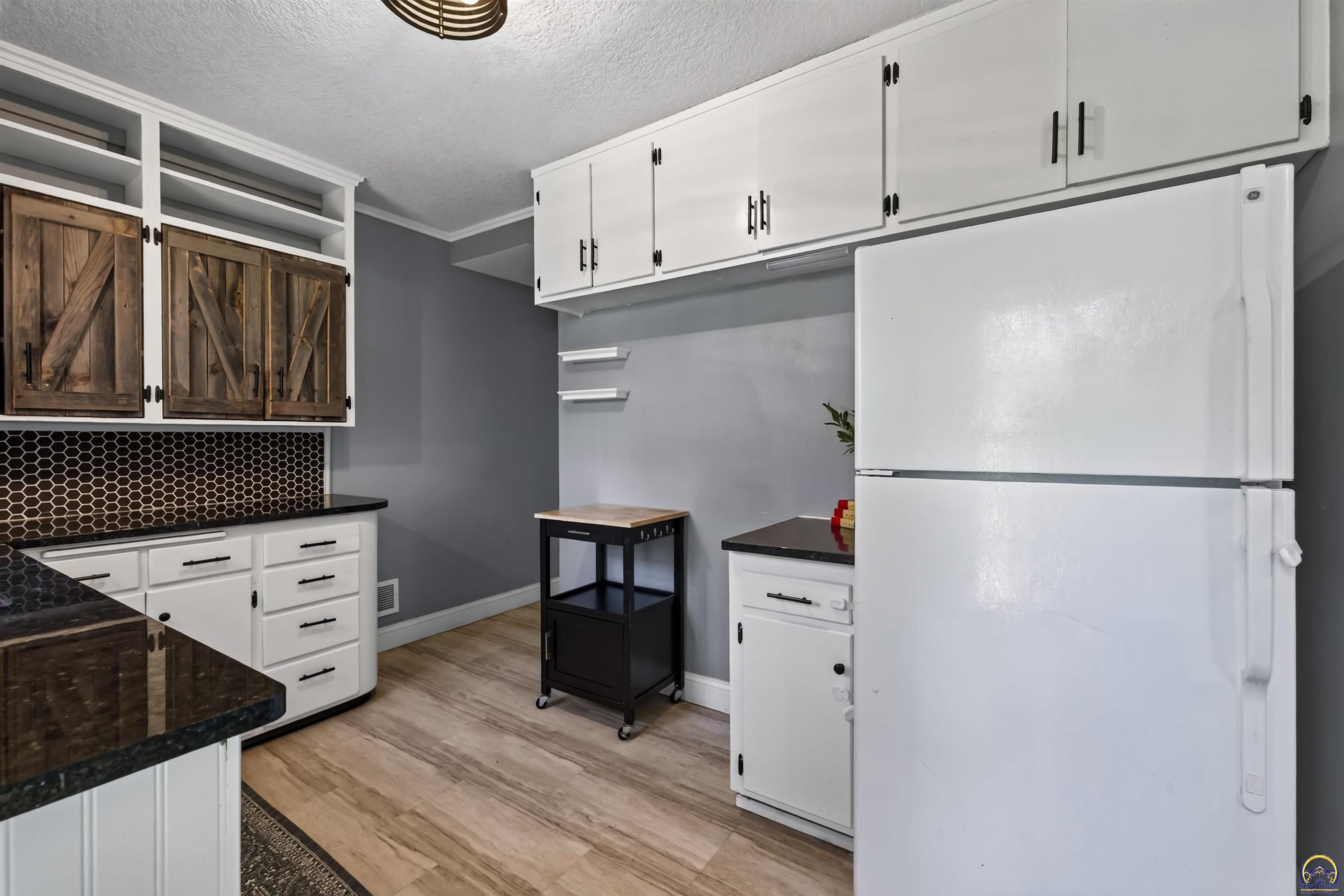 510 SW Merriam CT