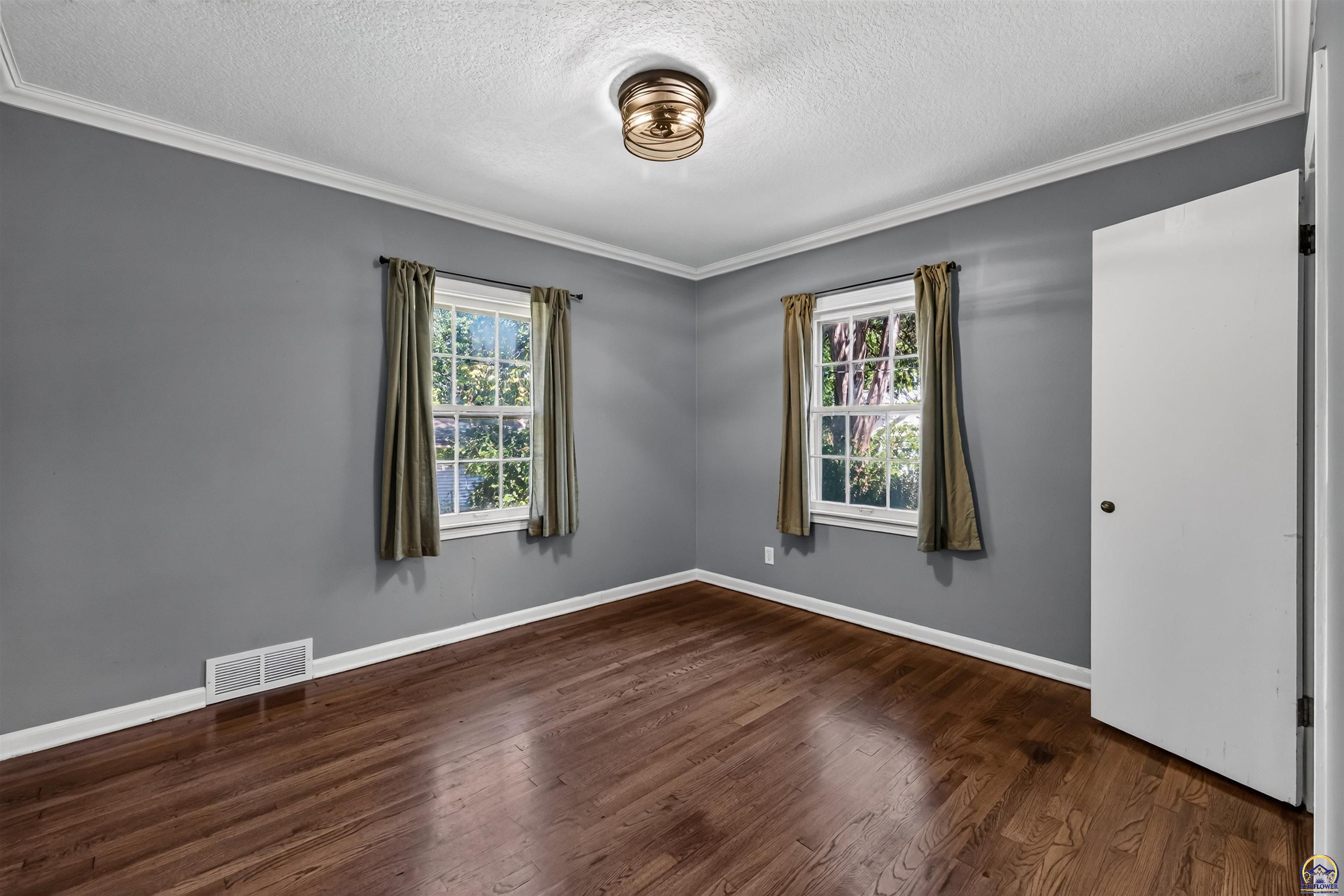 510 SW Merriam CT