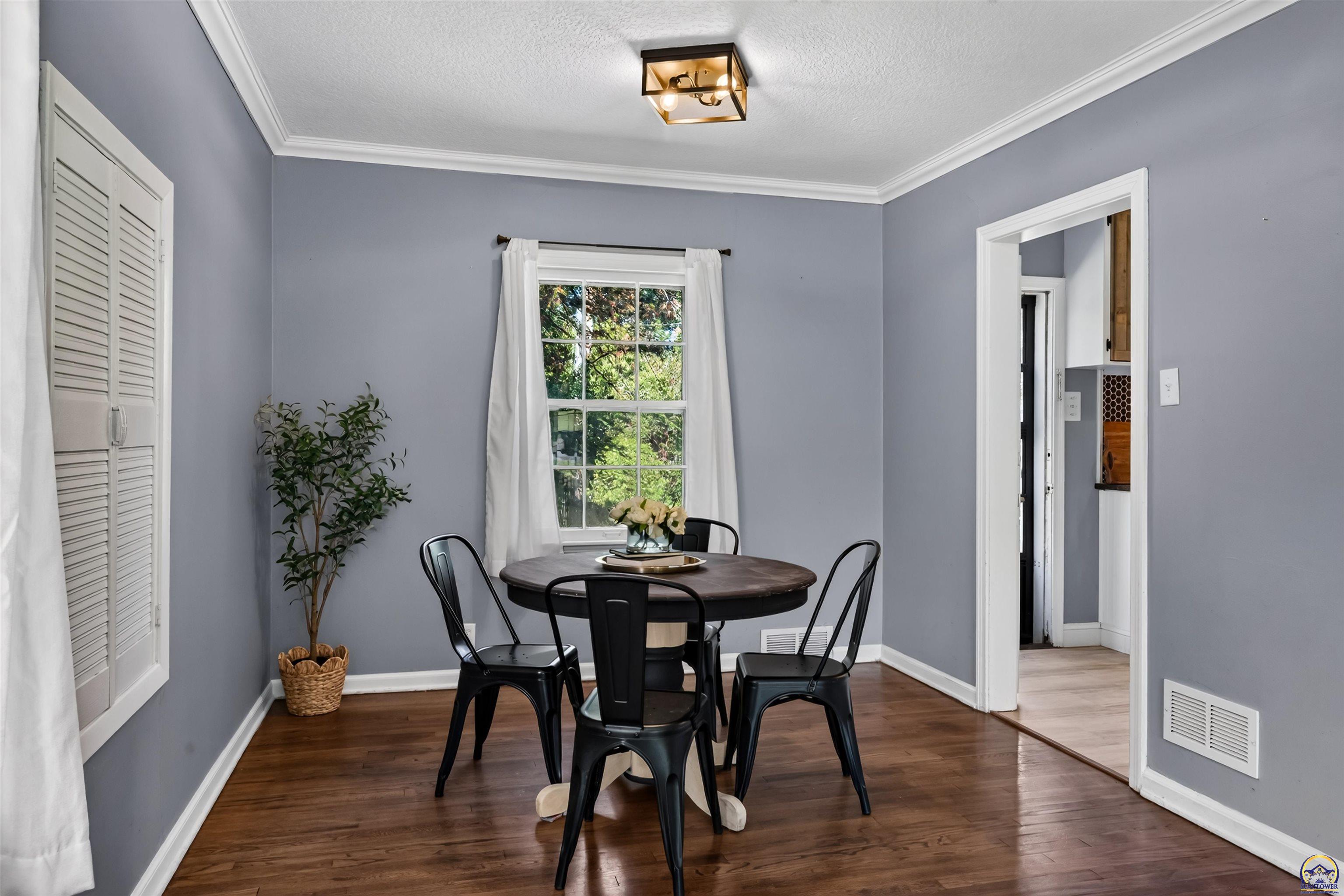 510 SW Merriam CT