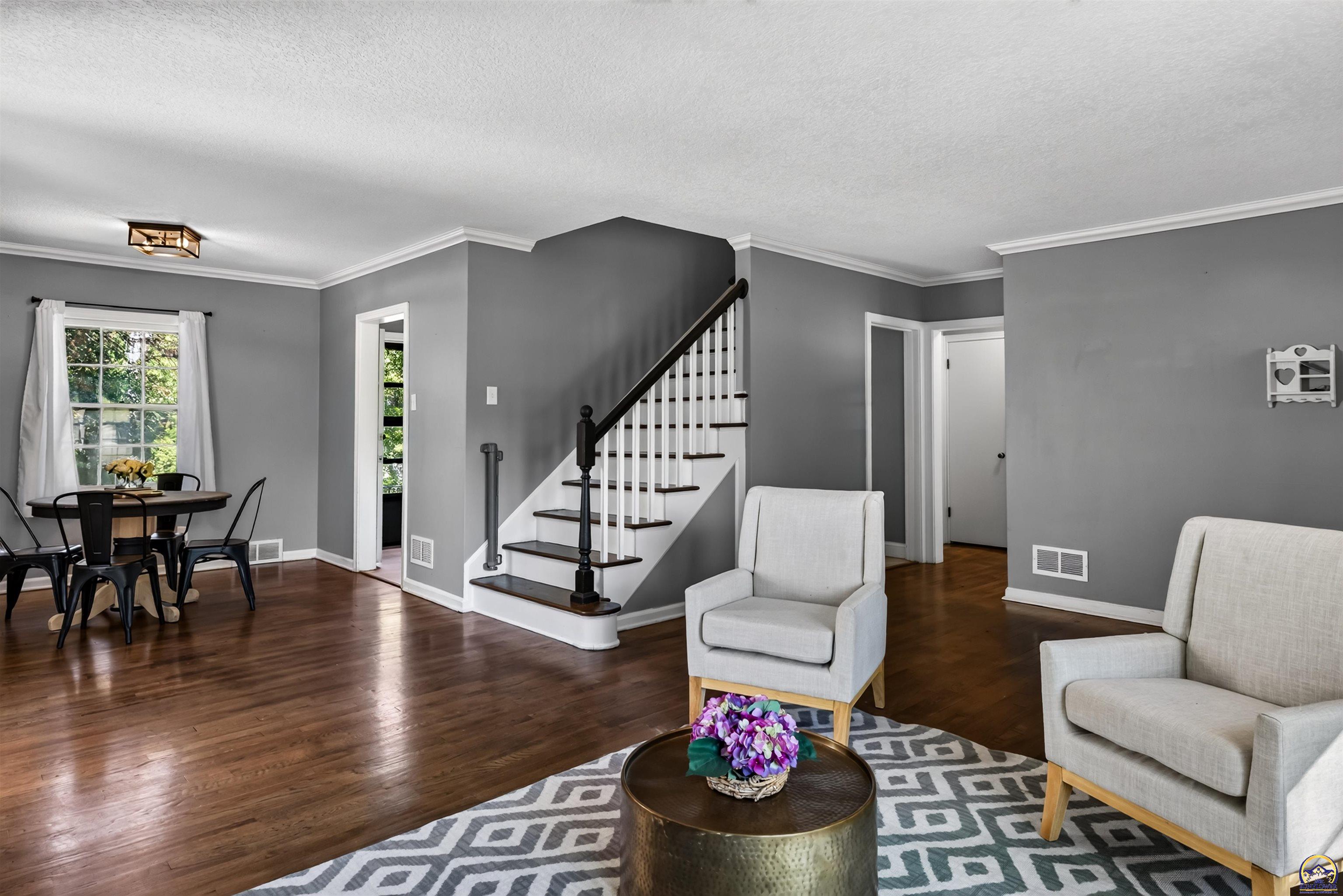 510 SW Merriam CT