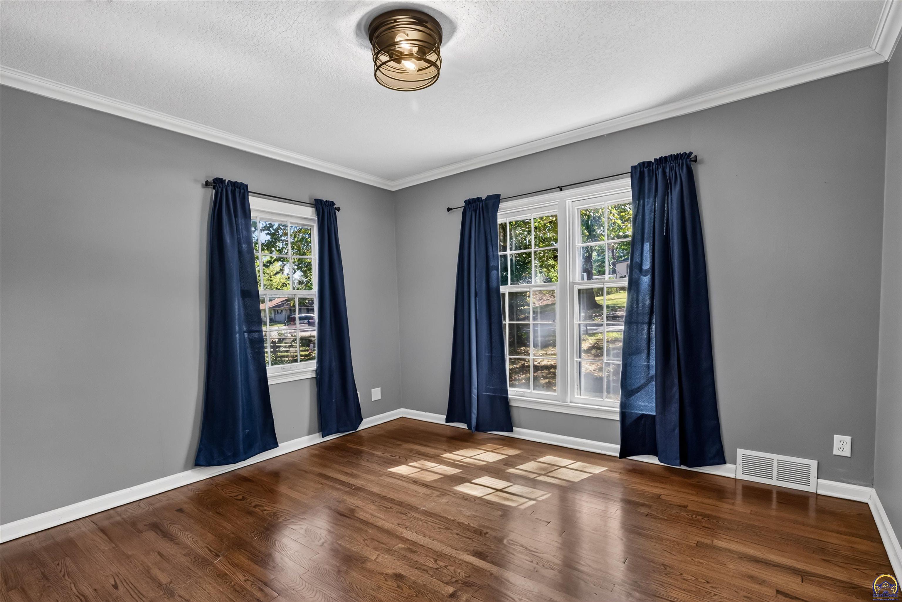 510 SW Merriam CT