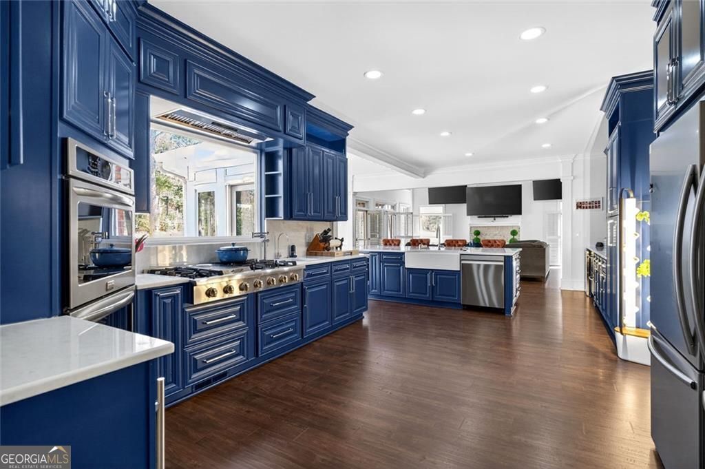 1026 Quaker Ridge Way