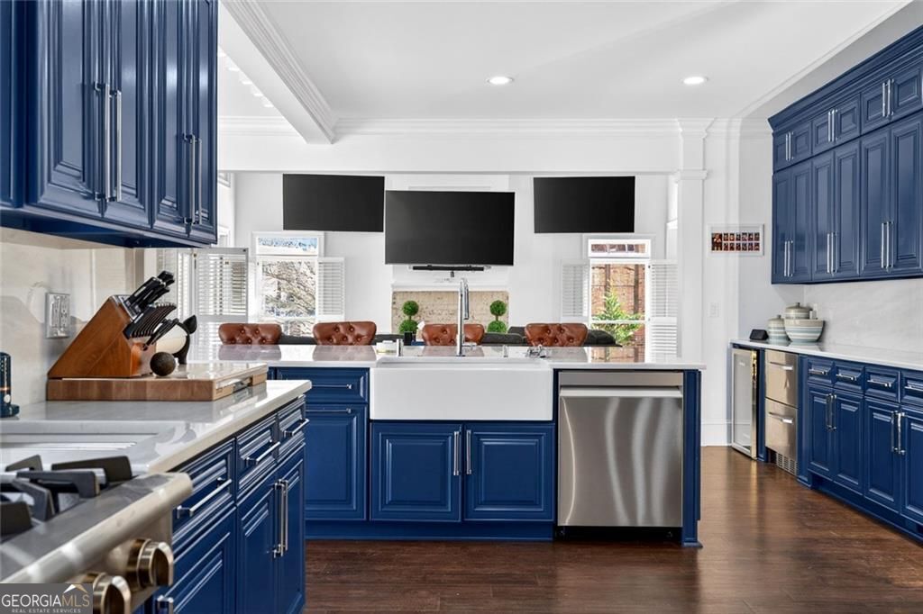 1026 Quaker Ridge Way