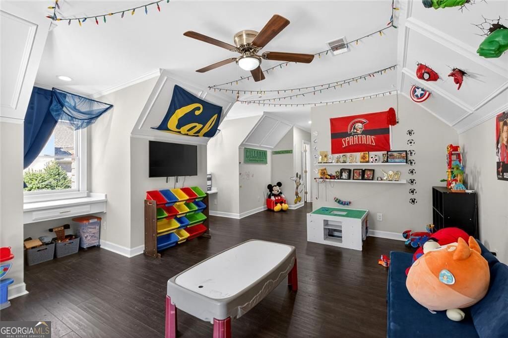 1026 Quaker Ridge Way