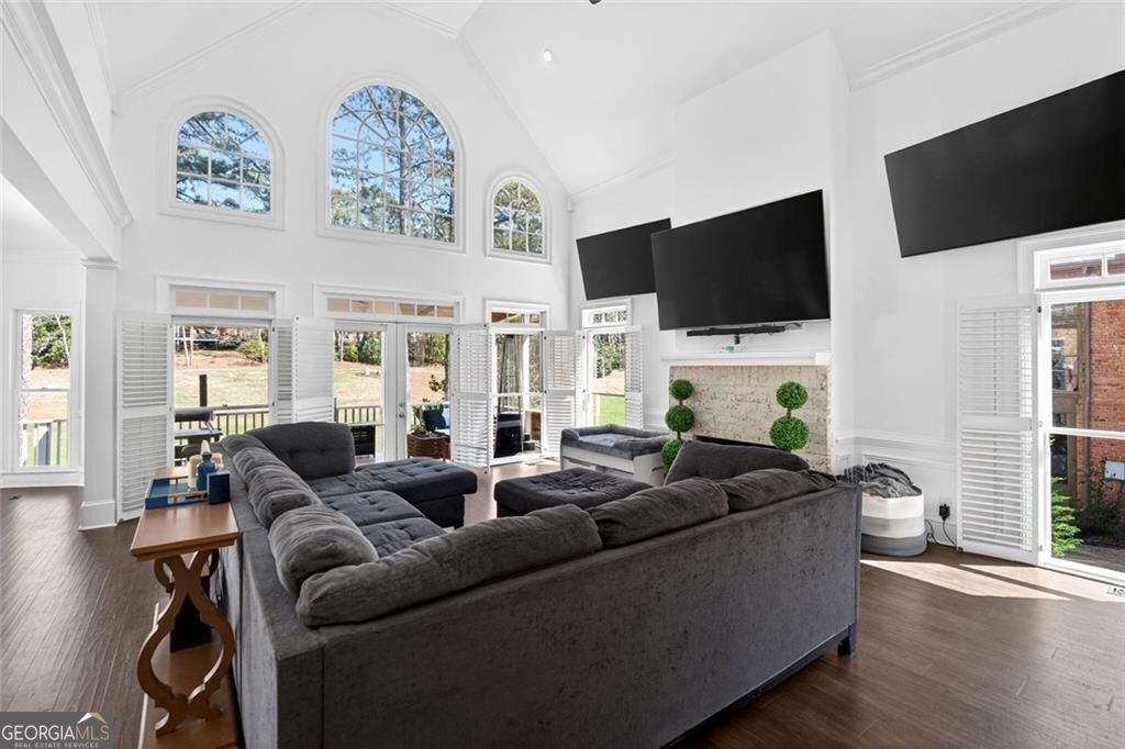 1026 Quaker Ridge Way