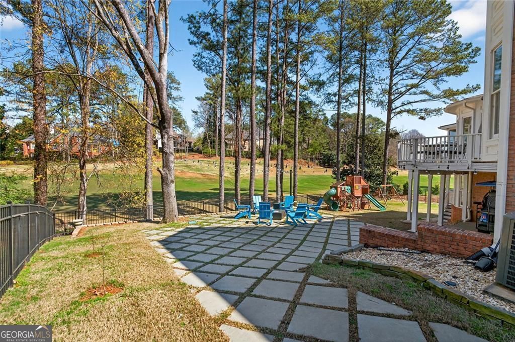 1026 Quaker Ridge Way