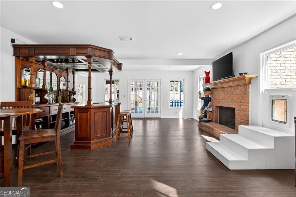 1026 Quaker Ridge Way