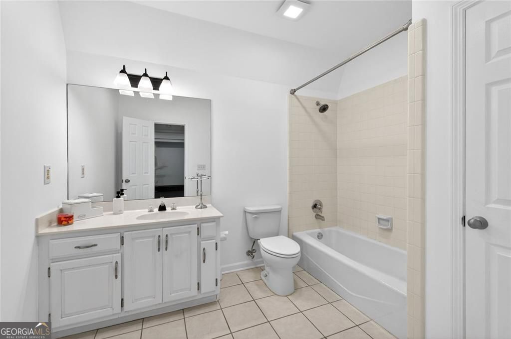 1026 Quaker Ridge Way