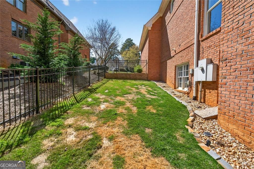 1026 Quaker Ridge Way