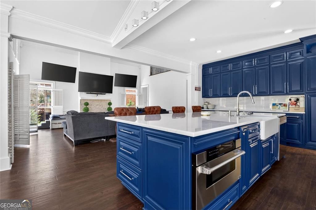 1026 Quaker Ridge Way