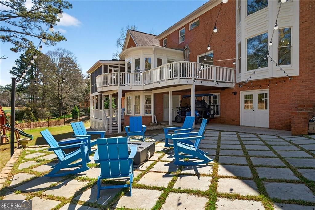 1026 Quaker Ridge Way