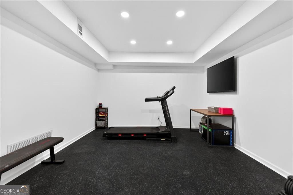 1026 Quaker Ridge Way