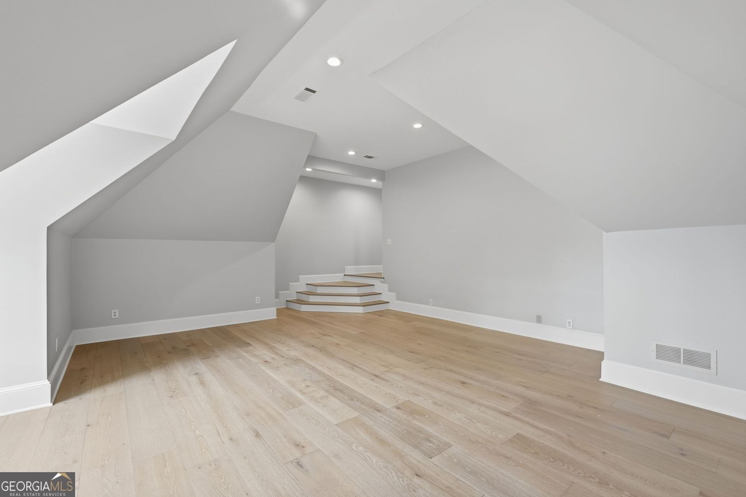 104 Oakland Hills Court