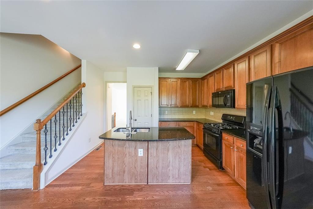 671 Village Field Ct