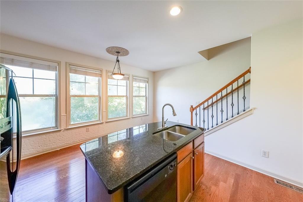 671 Village Field Ct