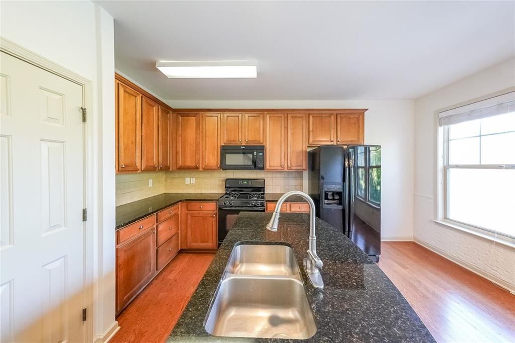 671 Village Field Ct