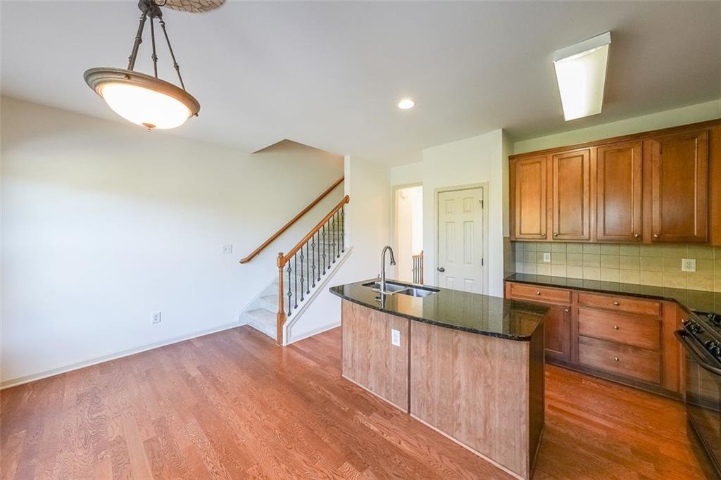 671 Village Field Ct