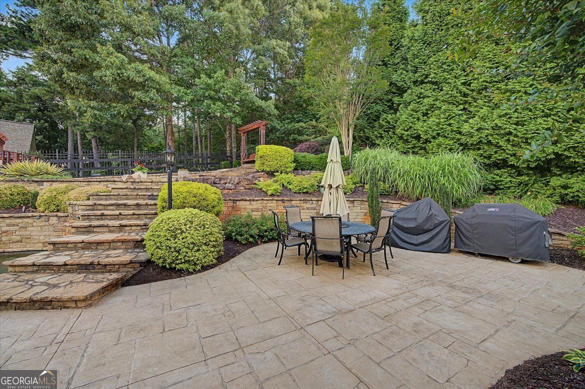 20 Lake Overlook Drive