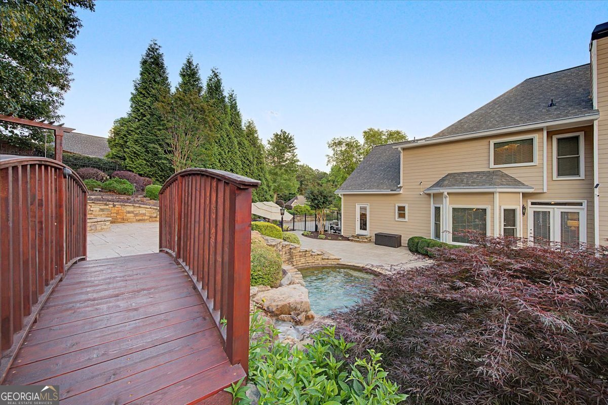 20 Lake Overlook Drive