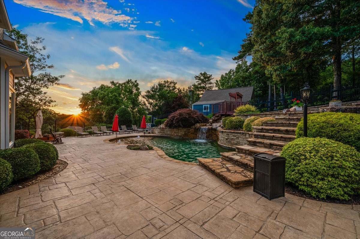 20 Lake Overlook Drive
