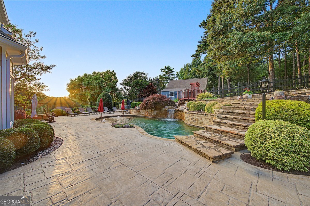 20 Lake Overlook Drive