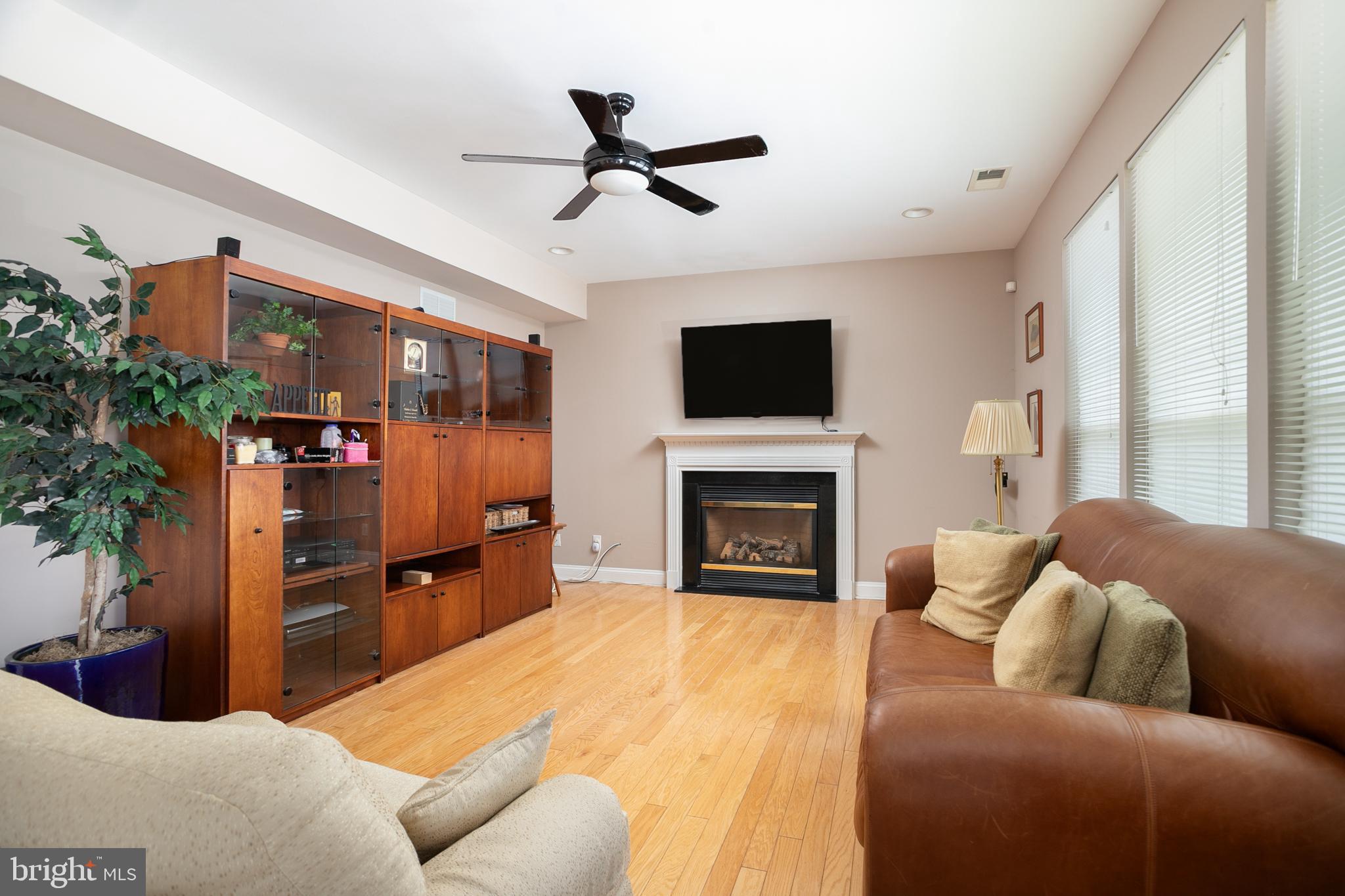 28 Durham Dr