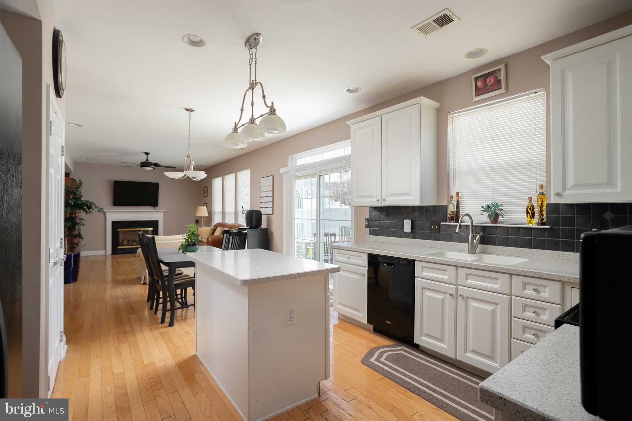 28 Durham Dr