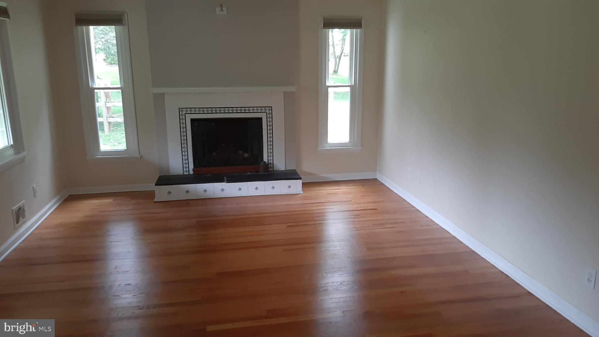 6 N Elm St