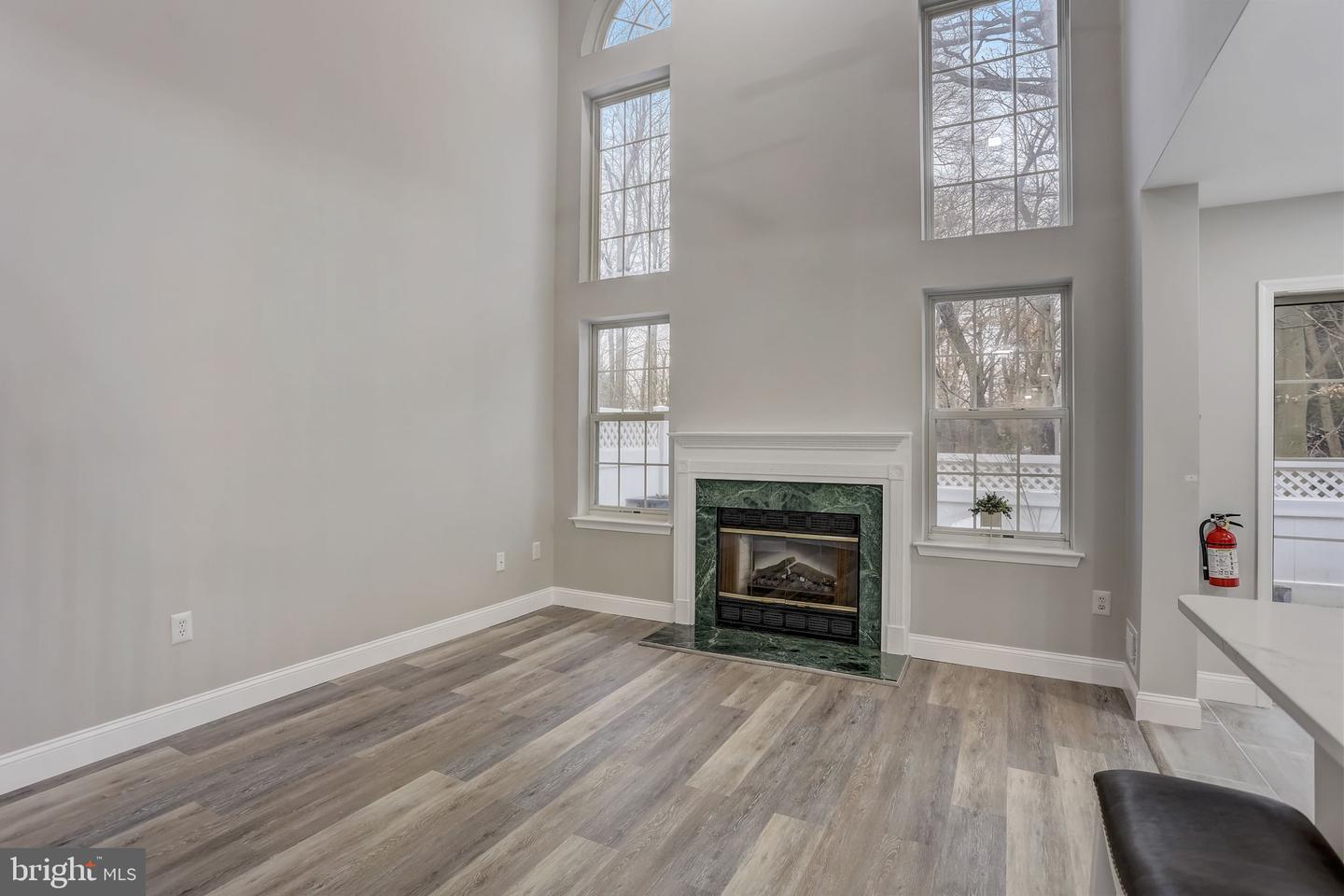 9 Wayne Ct