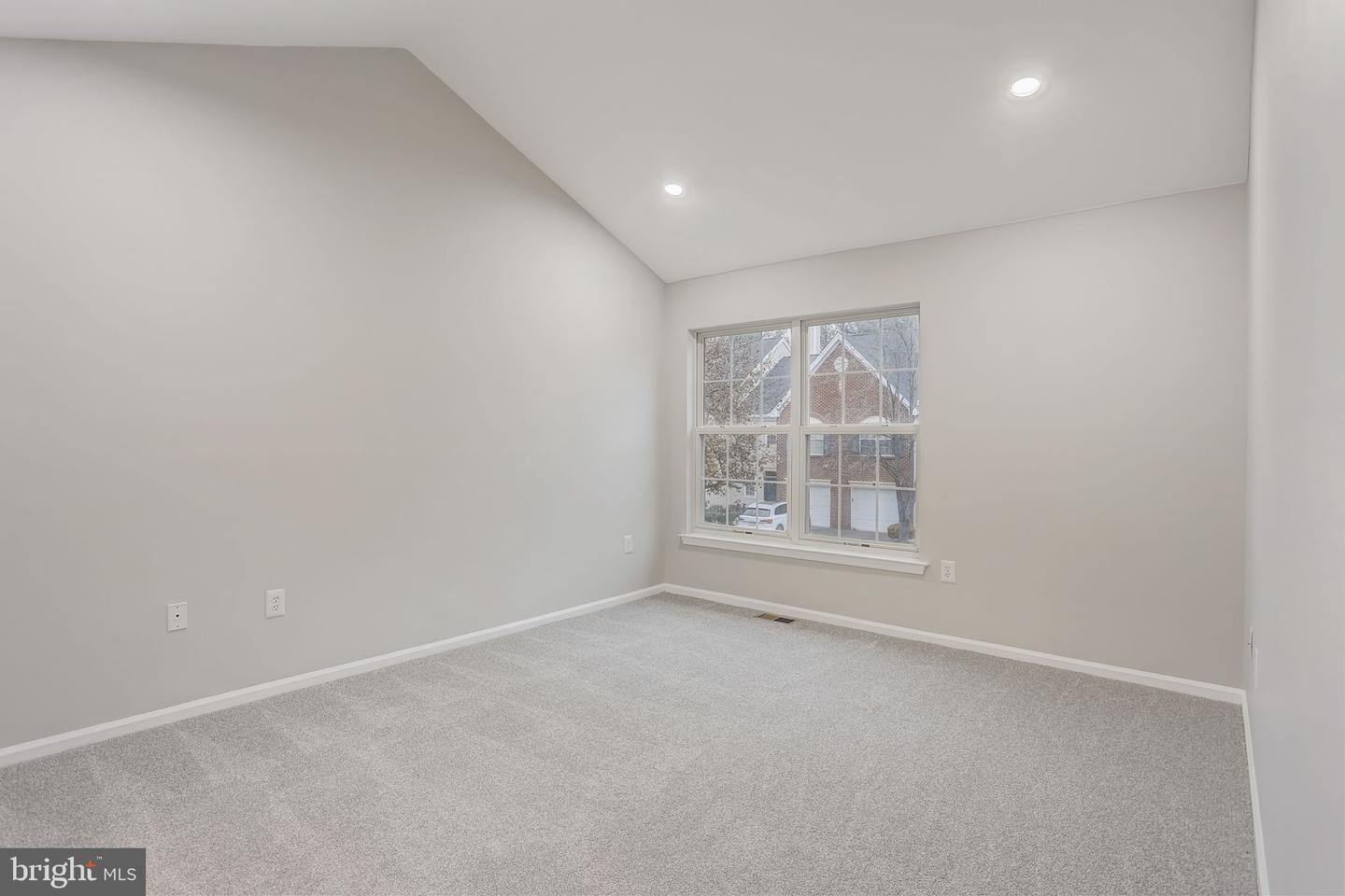 9 Wayne Ct
